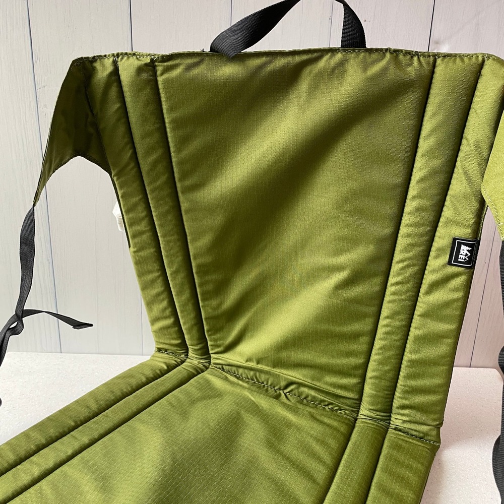REI Stadium Seat Portable Camp Chair Olive Green Padded Bleacher Chair Tailgate